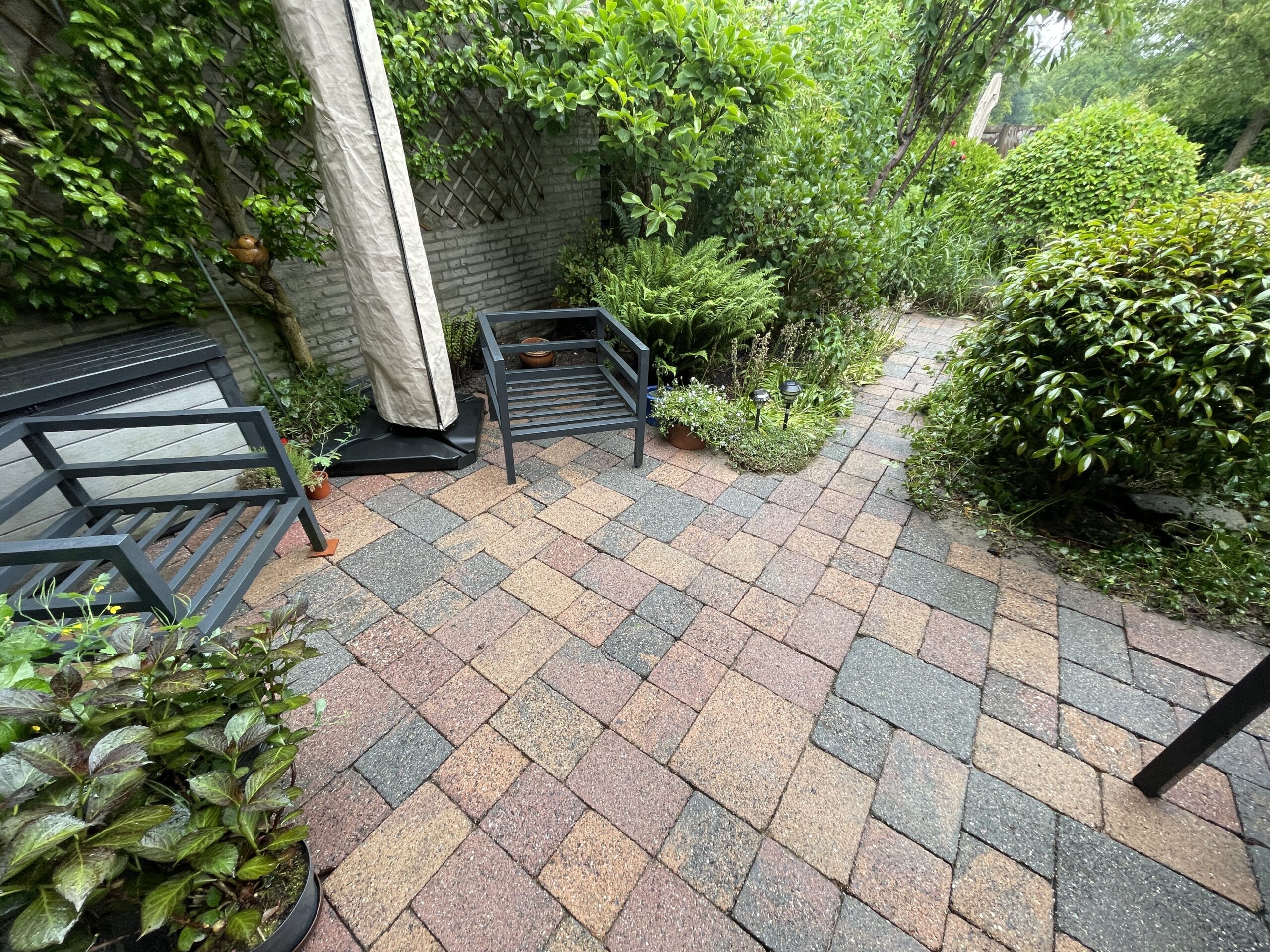 Lokaal Hoofddorp specialist in tegels laten reinigen met blijvend schoon resultaat.